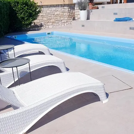 House Marcone - Pool Rovigno